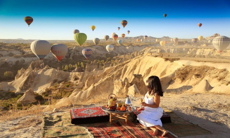 Cappadocia: Regular Hot Air Balloon Watching at Sunrise with Pickup