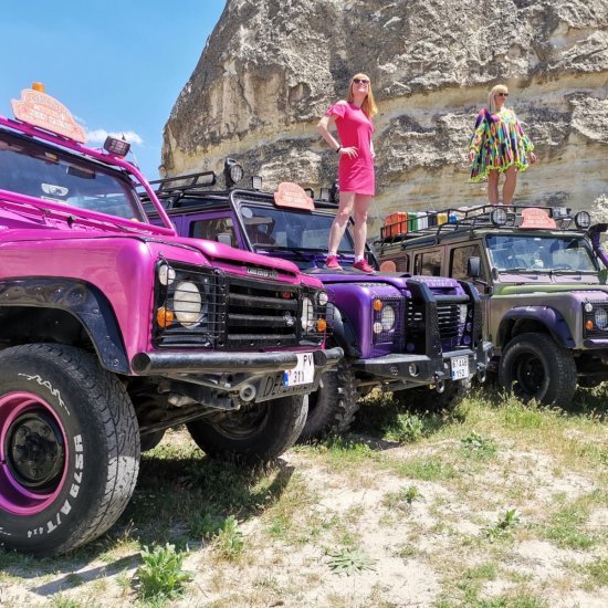 Cappadocia: Private Off-Road Jeep Sunset Trip with Drink