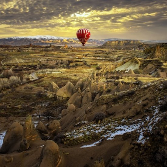 Göreme: Cappadocia Comfort Hot Air Balloon Sunrise Flight 