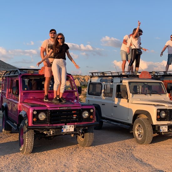 Cappadocia: Private Off-Road Jeep Sunset Trip with Drink