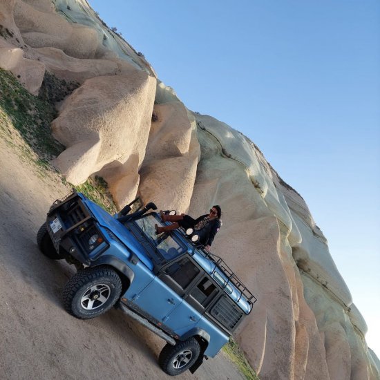 Cappadocia: Private Off-Road Jeep Sunset Trip with Drink