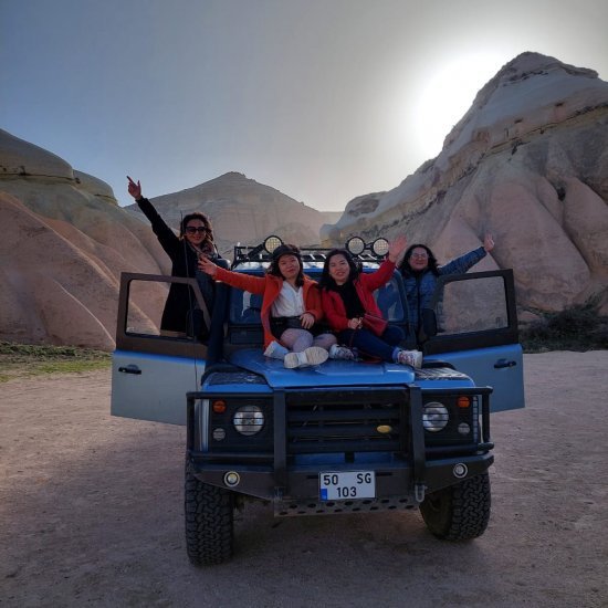 Cappadocia: Private Off-Road Jeep Sunset Trip with Drink