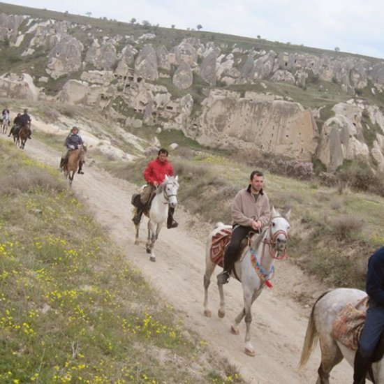 Göreme: Cappadocia Sunset Horse Riding