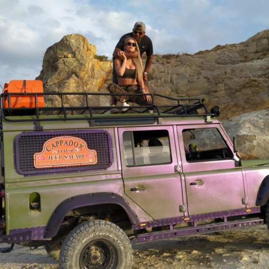 Cappadocia: Private Off-Road Jeep Sunset Trip with Drink