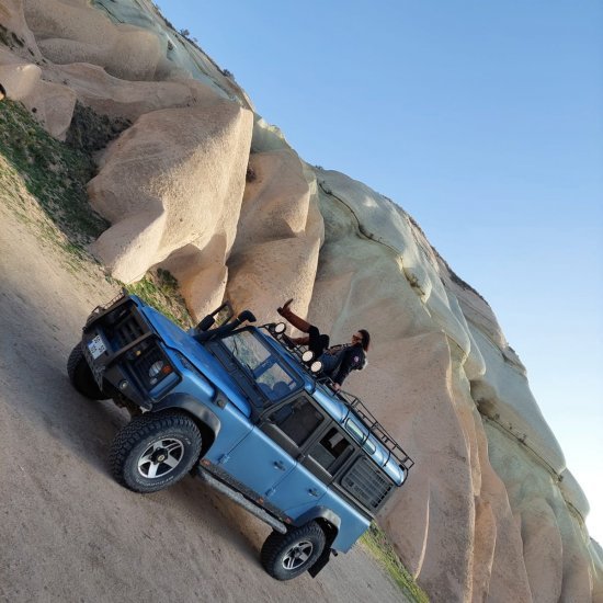 Cappadocia: Private Off-Road Jeep Sunset Trip with Drink