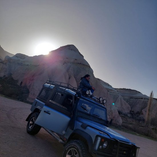 Cappadocia: Private Off-Road Jeep Sunset Trip with Drink