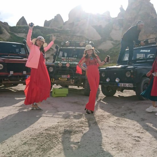 Cappadocia: Private Off-Road Jeep Sunrise Trip with Drink