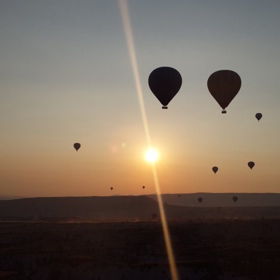 Göreme: Cappadocia Private Hot Air Balloon Sunrise Flight 