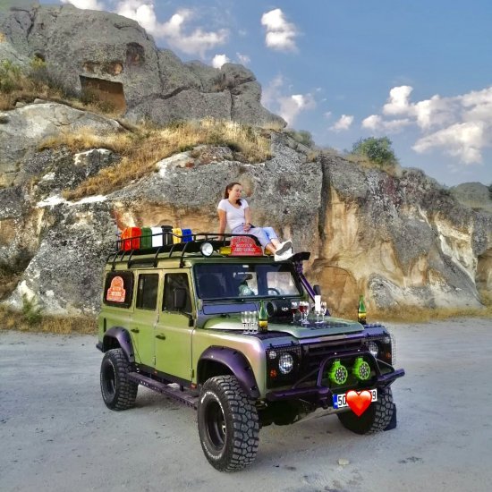 Cappadocia: Private Off-Road Jeep Sunset Trip with Drink