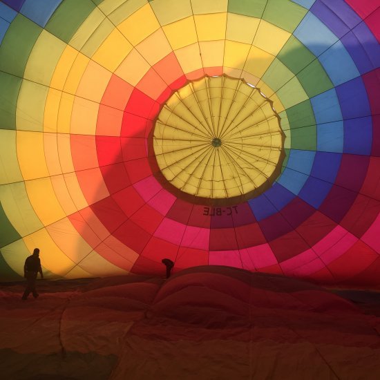 Göreme: Cappadocia Comfort Hot Air Balloon Sunrise Flight 